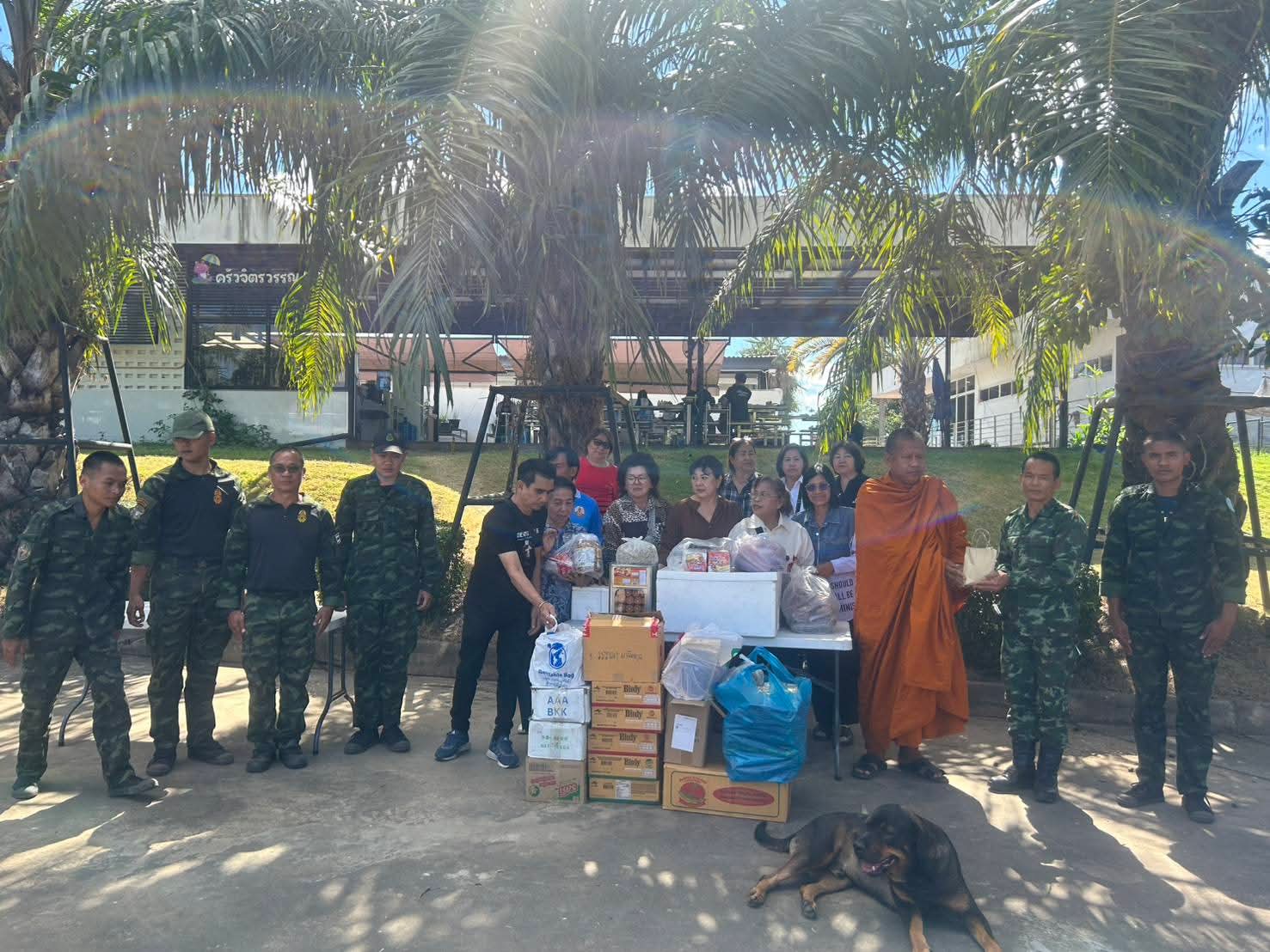ภารกิจช่วยเหลือร่วมส่งกำลังใจให้กับพี่น้องทหารผู้กล้าที่ปฏิบัติหน้าที่ตามแนวชายแดนไทยกัมพูชา