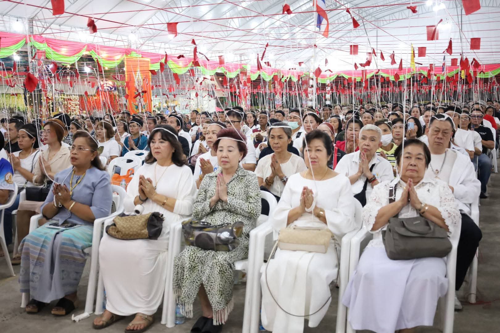 รูปย่อยที่ 2: ภาพบรรยากาศพิธีสวดภาณยักษ์ใหญ่