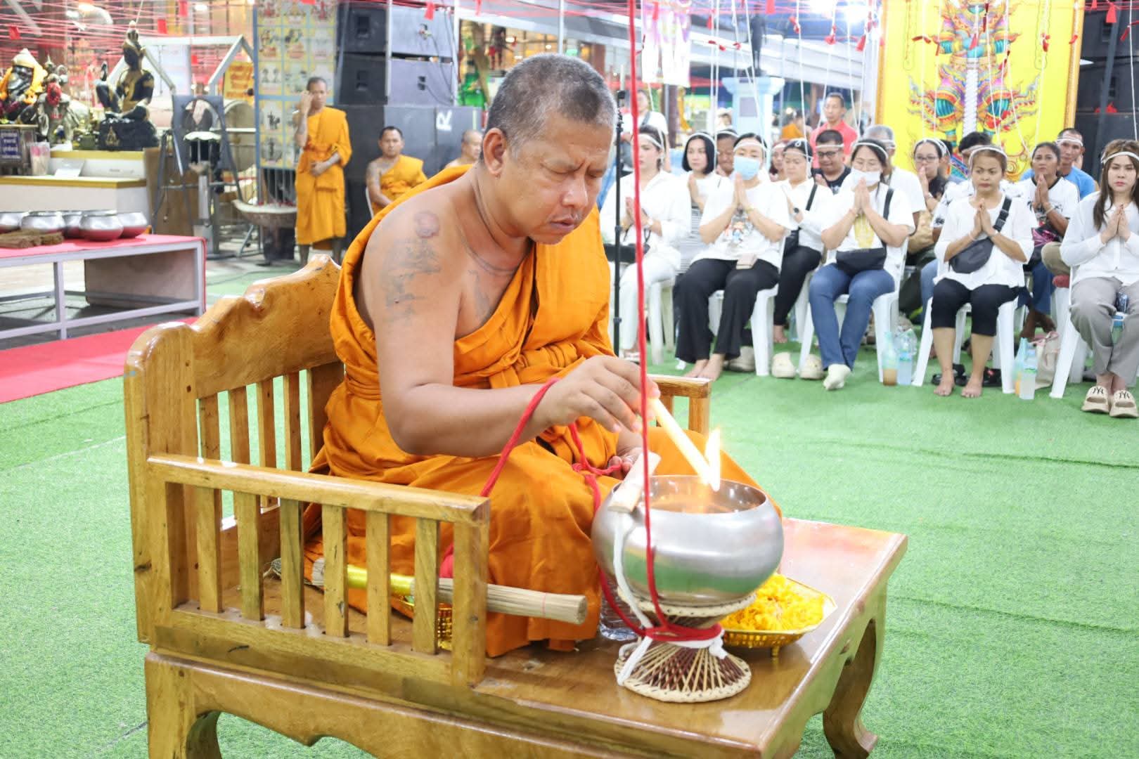 รูปย่อยที่ 5: ภาพบรรยากาศพิธีสวดภาณยักษ์ใหญ่