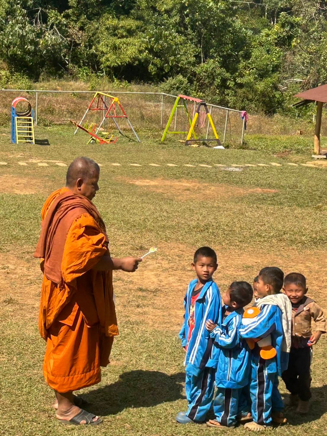 รูปย่อยที่ 2: แบ่งปันรอยยิ้ม