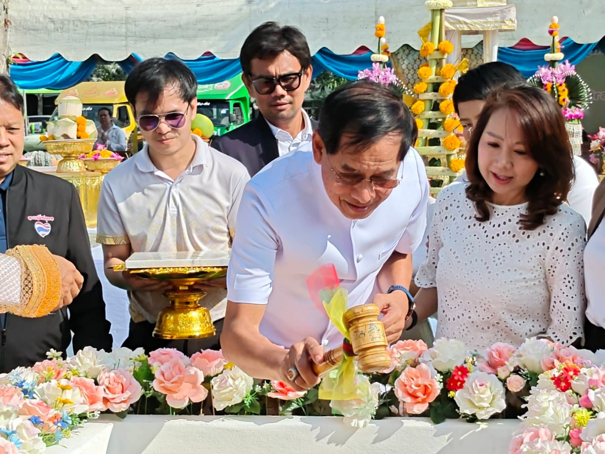 รูปย่อยที่ 5: พิธีวางศิลาฤกษ์ศูนย์ปฎิบัติธรรม