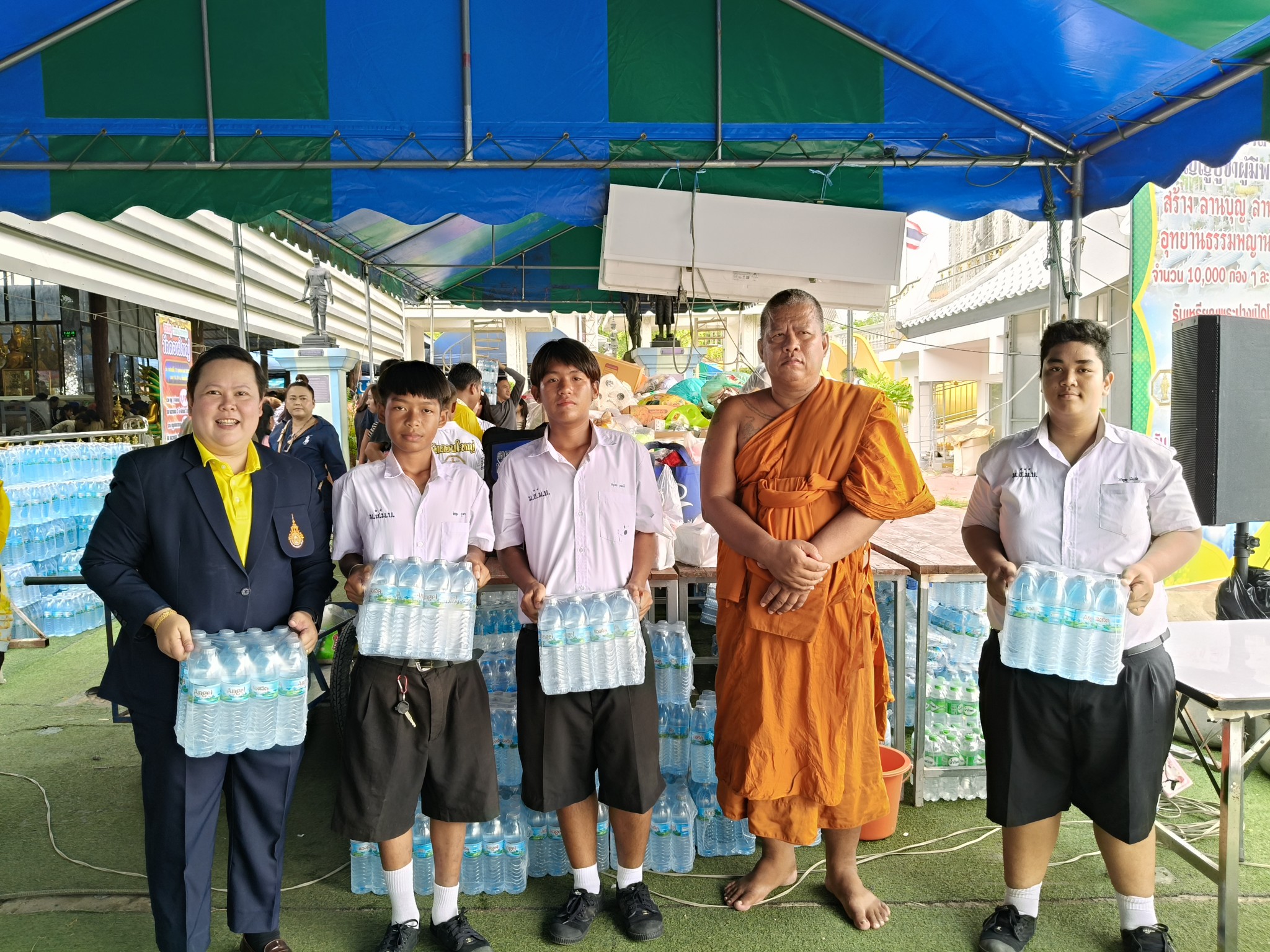 วัดดอนใหญ่ ขอเป็นสะพานบุญระหว่างน้ำใจ...สู่ผู้ประสบภัย - รูปที่ 4