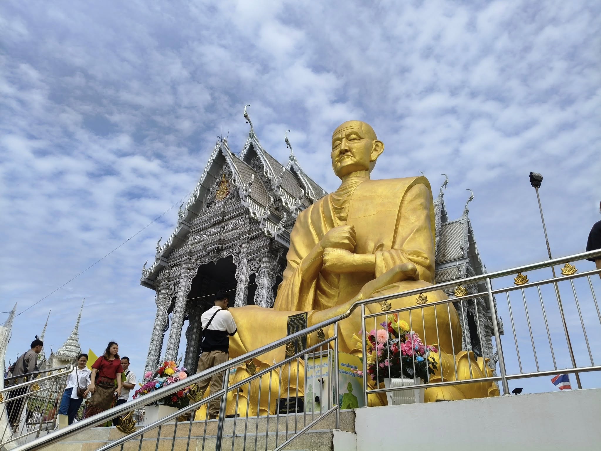 รูปย่อยที่ 2: 🙏 วันหยุดยาวนี้... ขอเชิญทุกท่านร่วมสักการะสิ่งศักดิ์สิทธิ์