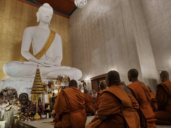 🙏 วันอาสาฬหบูชา วันเพ็ญ  ขึ้น 15 ค่ำ เดือน 8 วันสำคัญทางพระพุทธศาสนา