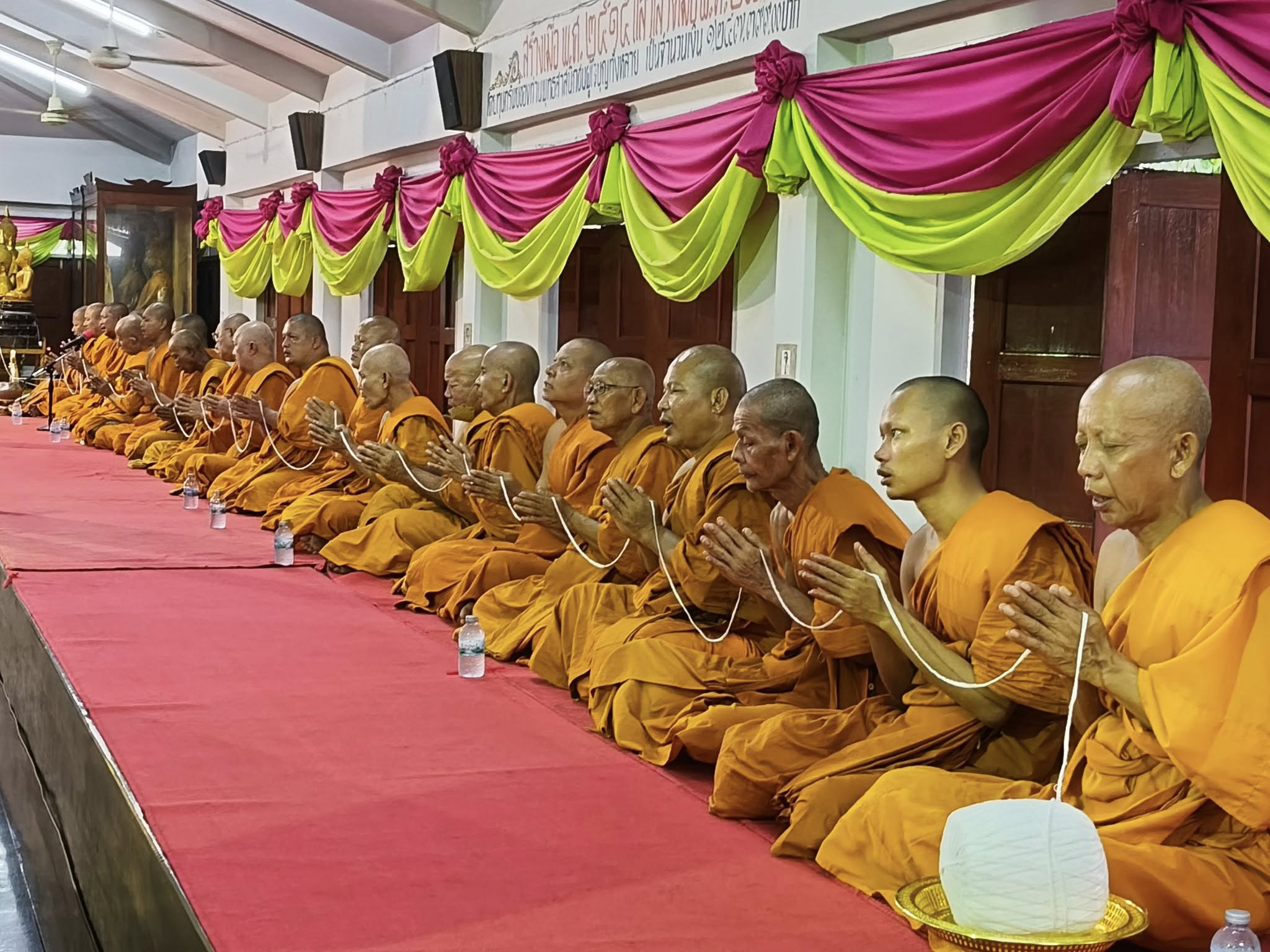 รูปย่อยที่ 3: พิธีเจริญพระพุทธมนต์ฉลองผ้าไตรกฐิน