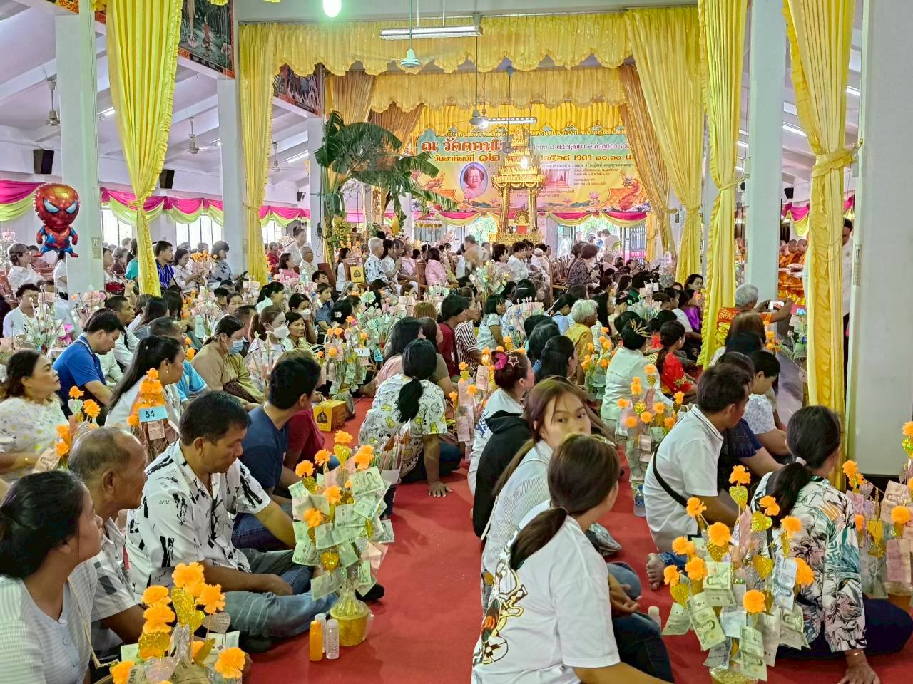 รูปย่อยที่ 4: ทอดกฐินสามัคคี หนึ่งกองหนึ่งหมื่นเจ้าภาพ