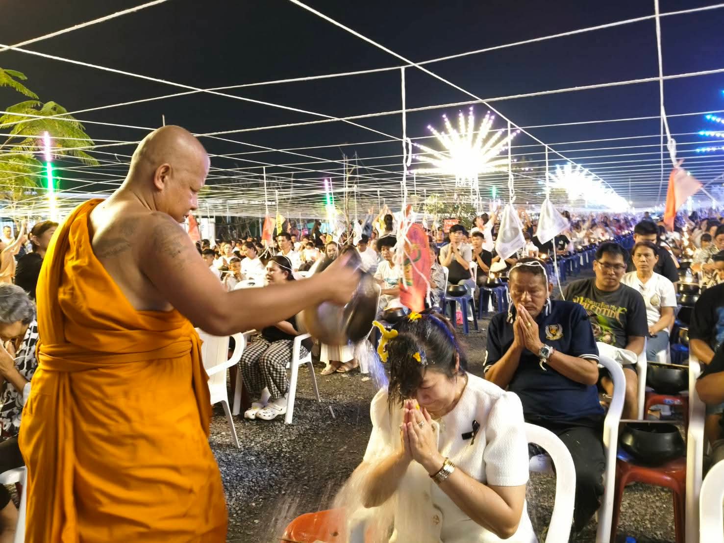 รูปย่อยที่ 3: บรรยากาศคืนวันลอยกระทง