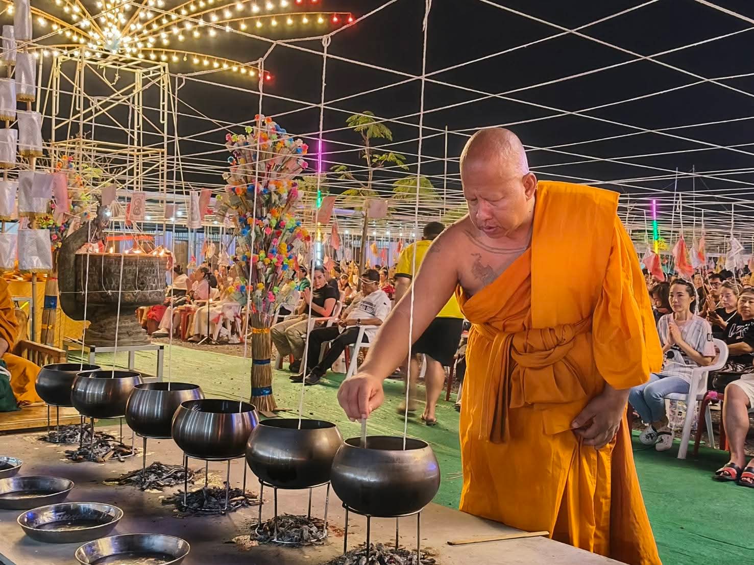 รูปย่อยที่ 4: บรรยากาศคืนวันลอยกระทง