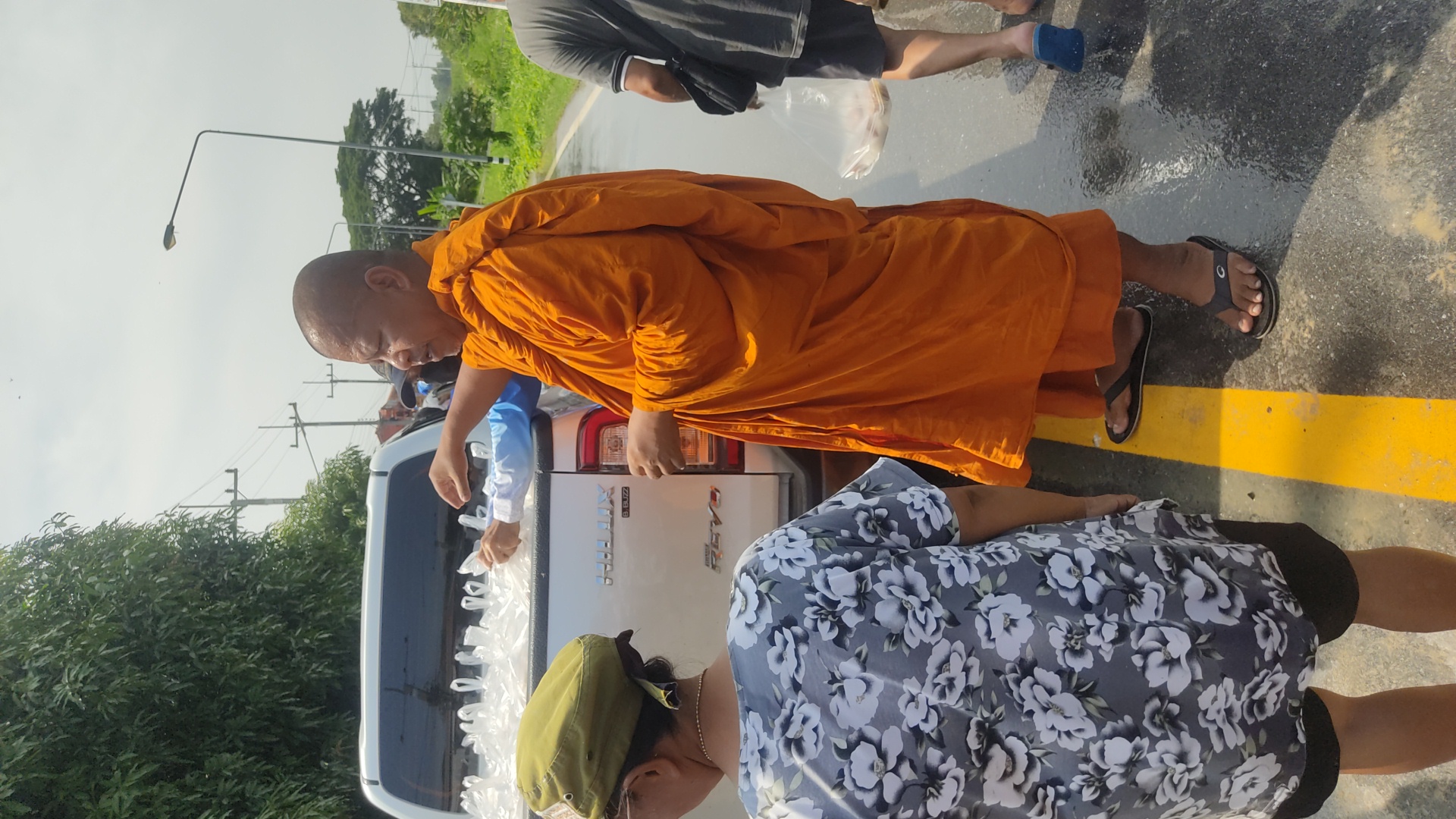 ช่วยเหลือผู้ประสบอุทกภัย