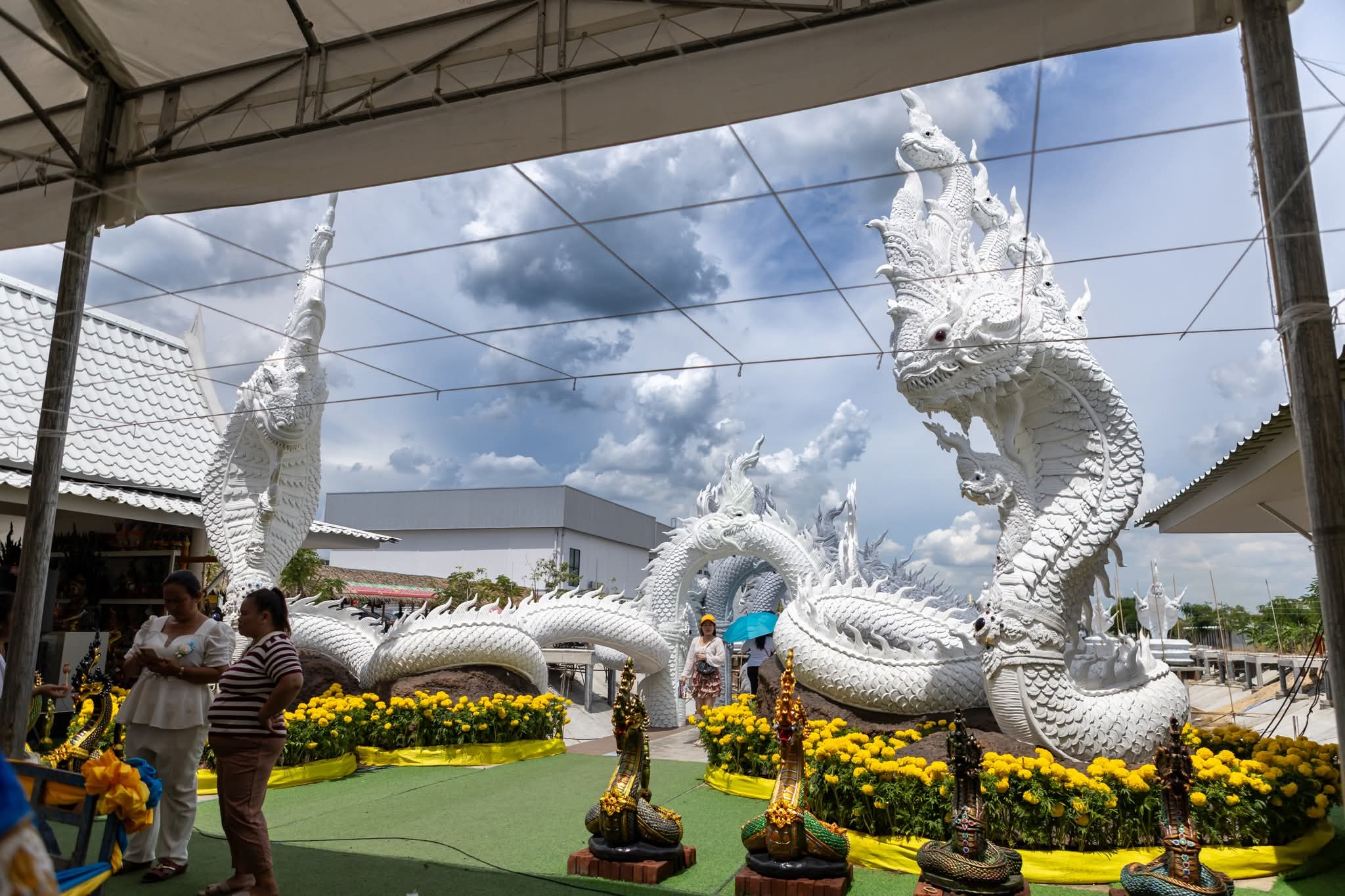 รูปย่อยที่ 3: แวะไหว้พระปางเปิดโลก