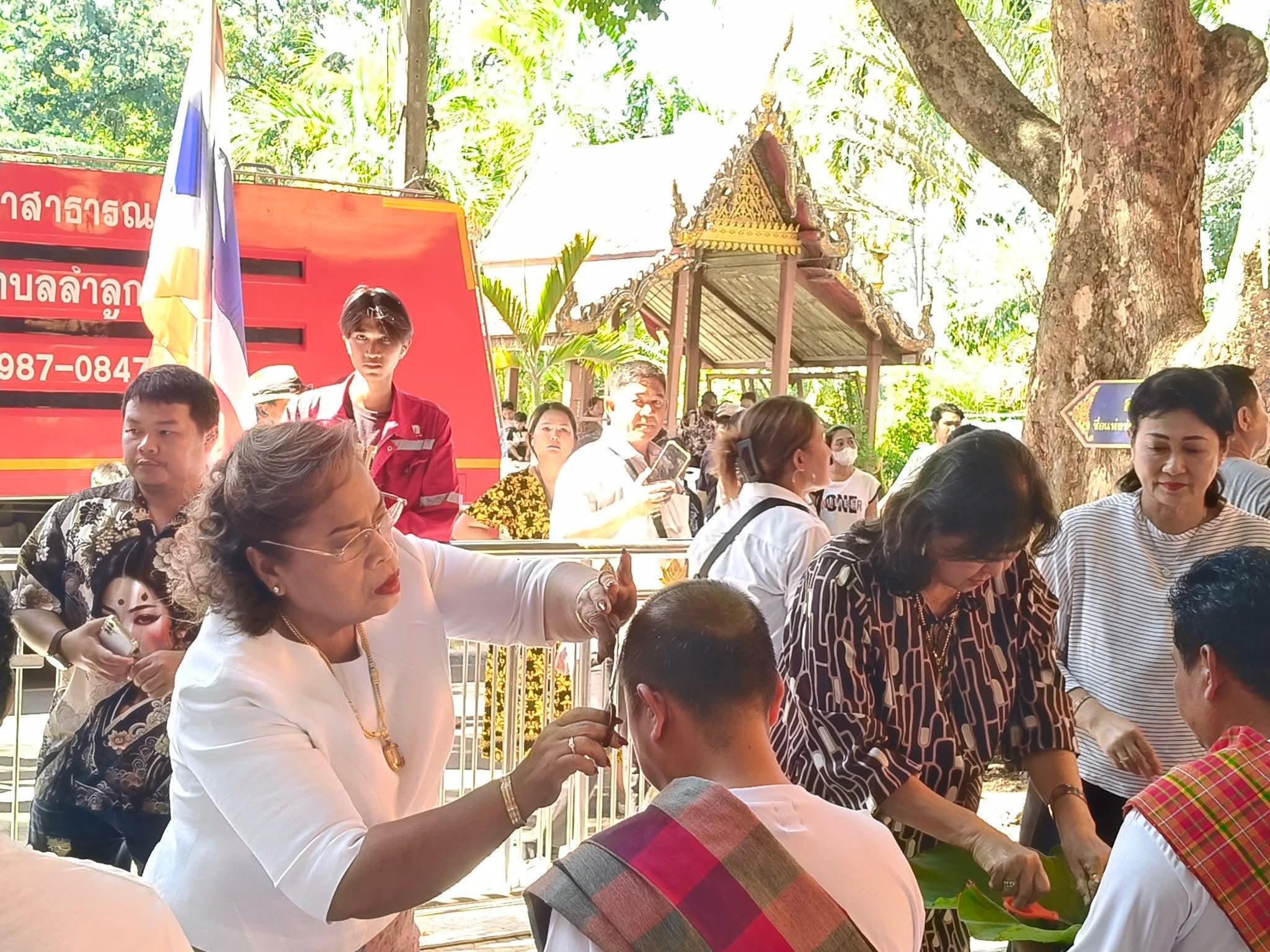 ภาพบรรยากาศพิธีปลงผมนาค
