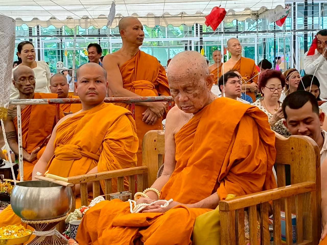 รูปย่อยที่ 2: พิธีพุทธาภิเษกบวงสรวงพญานาค 4 ตระกูล 9 กษัตริย์